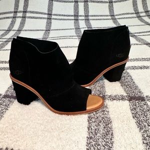 UGG open toe ginger bottie in black